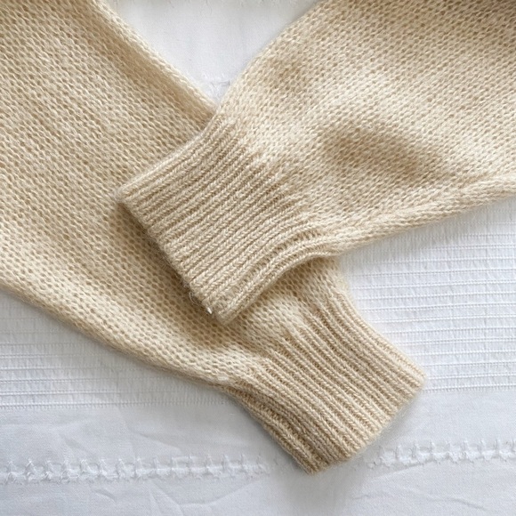 ARITZIA TNA MOHAIR BLEND BEIGE CREWNECK KNITTED CROPPED SWEATER - XS - Picture 6 of 8